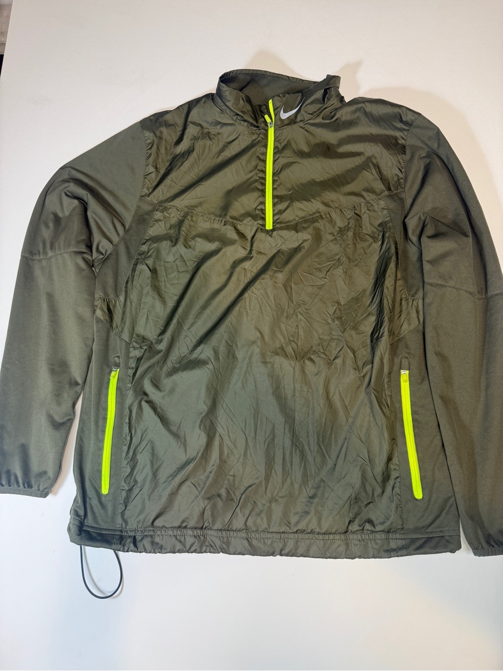 Nike Men’s Olive Green Golf Windbreaker Pullover with Neon Zip